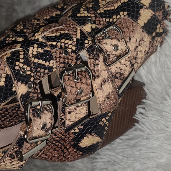 Gianni Bini | size 6.5 | jam out snake skin bootie - Picture 5 of 9